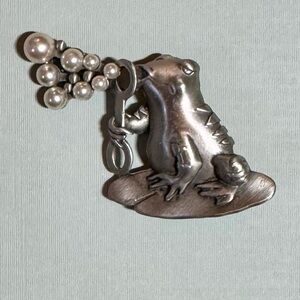 Vintage “JJ” Jonette Pewter Frog Blowing Bubbles Brooch (Hard to Find!)